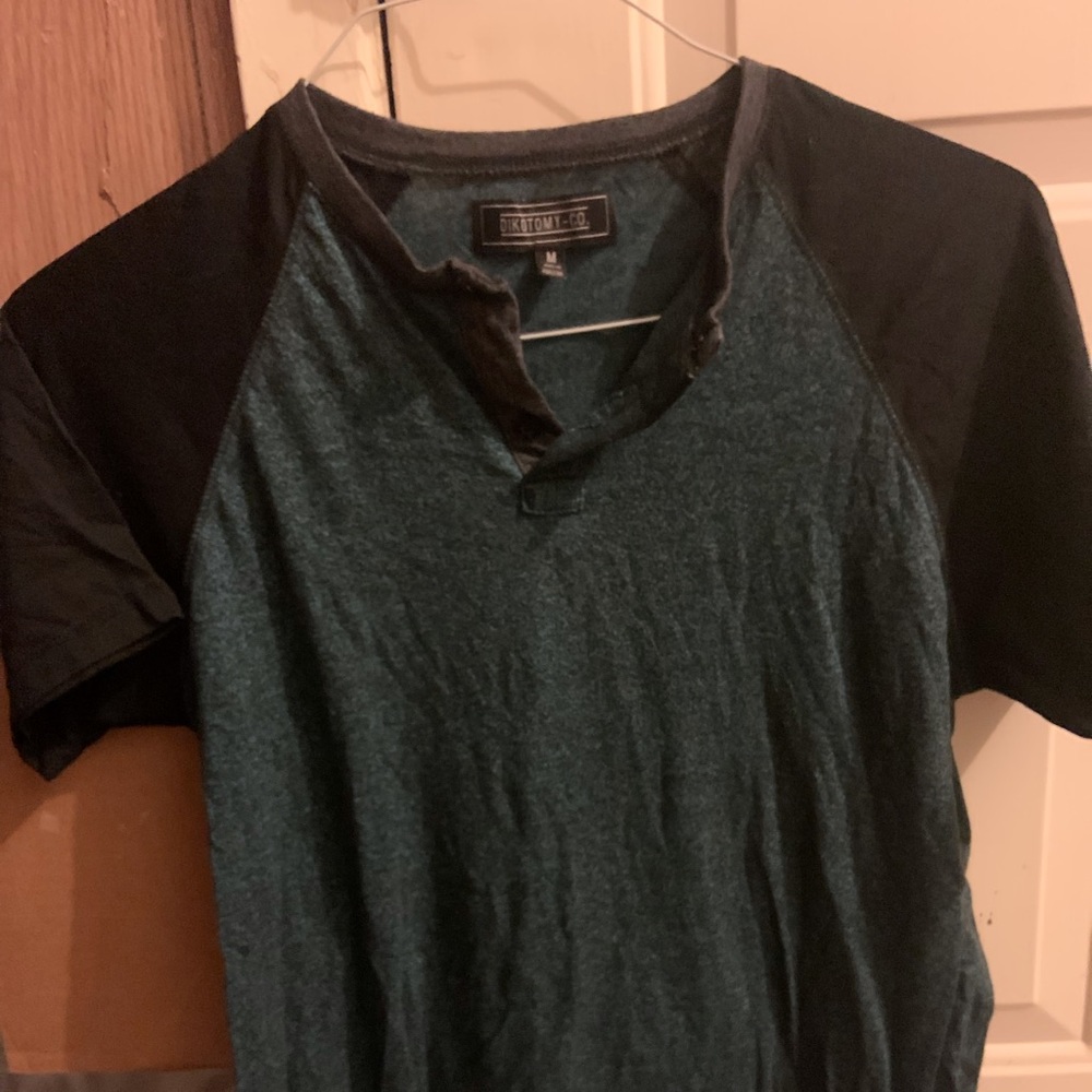 Dikotomy-Co V-Neck